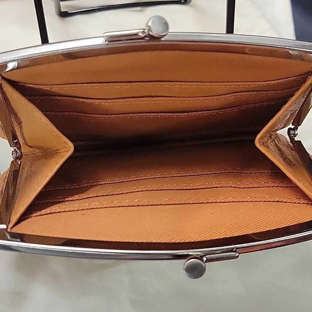 FOSSIL LEATHER BUNDLE - Picture 15 of 16
